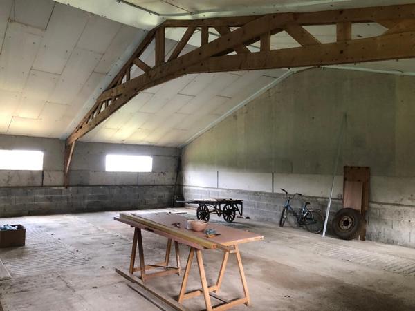 Bâtiment Montreuil sous Pérouse