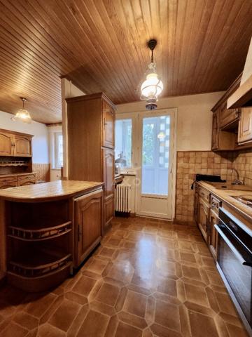 Appartement traversant  Dernier étage  Fort potentiel 