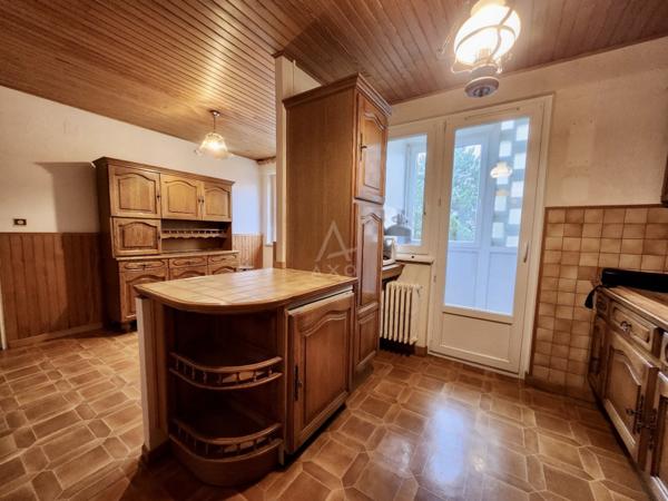 Appartement traversant  Dernier étage  Fort potentiel 