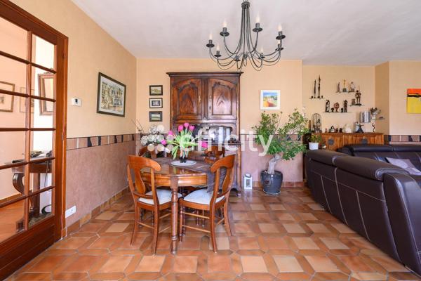 Maison 7 pièces - 330 m² Exclusivité efficity