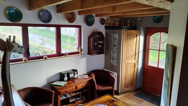 Kervignac (56700) Maison en pierre récente avec suites parentales et jardin clos