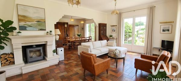 Maison à vendre 5 pièces 223 m² Léognan