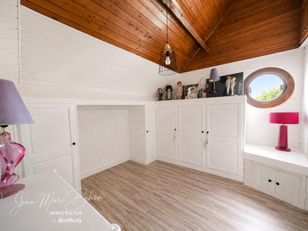 Maison
         4 pièces
        - 105 m² 259 000 € *