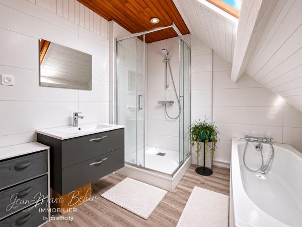 Maison
         4 pièces
        - 105 m² 259 000 € *