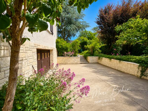 Maison
         4 pièces
        - 105 m² 259 000 € *