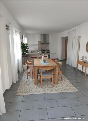 Appartement
         4 pièces
        - 85 m² Exclusivité 125 000 € *