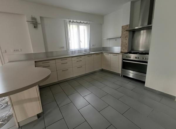 Appartement
         4 pièces
        - 85 m² Exclusivité 125 000 € *