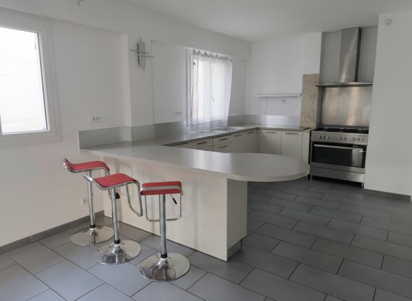 Appartement
         4 pièces
        - 85 m² Exclusivité 125 000 € *