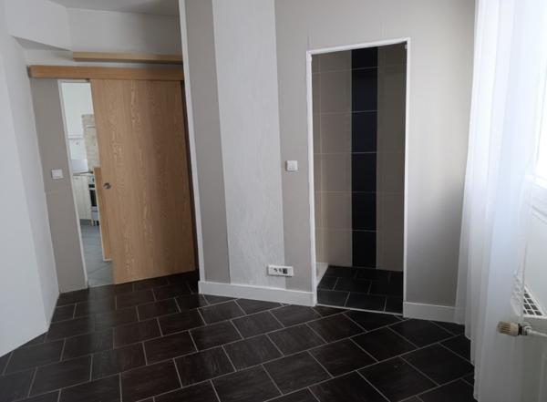 Appartement
         4 pièces
        - 85 m² Exclusivité 125 000 € *