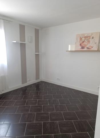 Appartement
         4 pièces
        - 85 m² Exclusivité 125 000 € *