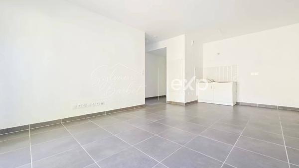 83200 TOULON - APPARTEMENT 2 PIECES AVEC JARDIN TERRASSE PARKING - QUARTIER BONNES HERBES - BUS 36 111 OL02