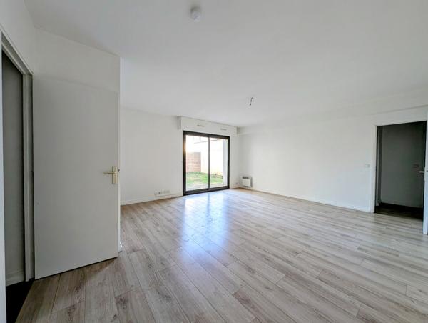 MAISONS-LAFFITTE - Appartement 3 pièces de 70 M² avec Jardins + cave + parkings en sous-sol. , Maisons laffitte MAISONS-LAFFITTE - Appartement 3 pièces de 70 M² avec Jardins + cave + parkings en sous-sol. , Maisons laffitte