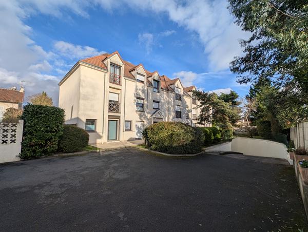 MAISONS-LAFFITTE - Appartement 3 pièces de 70 M² avec Jardins + cave + parkings en sous-sol. , Maisons laffitte MAISONS-LAFFITTE - Appartement 3 pièces de 70 M² avec Jardins + cave + parkings en sous-sol. , Maisons laffitte