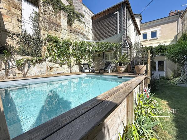 Maison
         8 pièces
        - 185 m² 520 000 € *