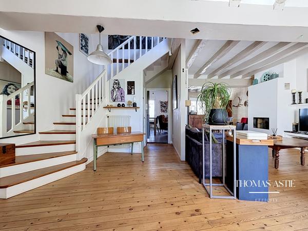 Maison
         8 pièces
        - 185 m² 520 000 € *