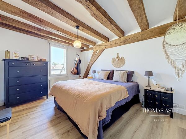 Maison
         8 pièces
        - 185 m² 520 000 € *