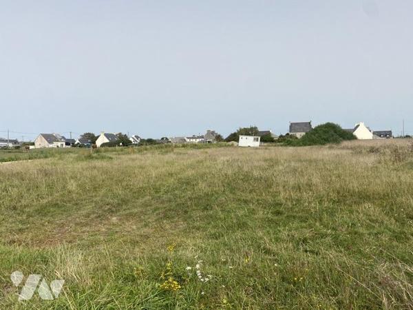 Grand terrain viabilisé entre ST GUENOLE et ST PIERRE - B890