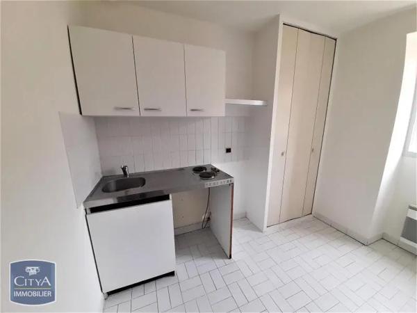 Appartement à louer 1 pièce 27.7m²
