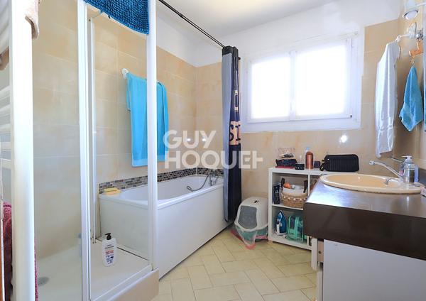 Location d'une maison 4 pièces de 87 m² de plain pied avec jardin à MAUGUIO