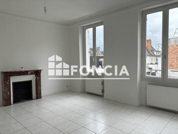 Location Appartement 3 pièces 95.27 m² - 16 - 18 RUE JEANNE D'ARC Gien 45500