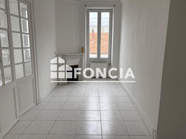 Location Appartement 3 pièces 95.27 m² - 16 - 18 RUE JEANNE D'ARC Gien 45500