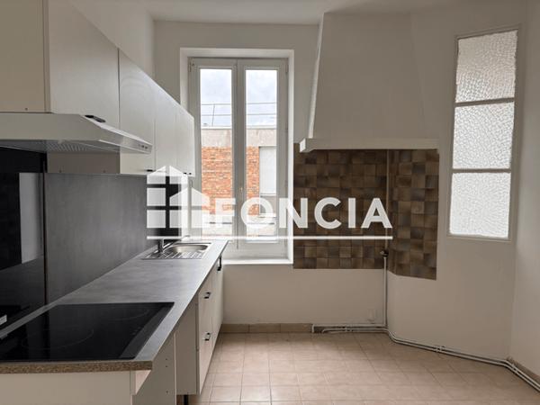 Location Appartement 3 pièces 95.27 m² - 16 - 18 RUE JEANNE D'ARC Gien 45500