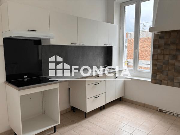 Location Appartement 3 pièces 95.27 m² - 16 - 18 RUE JEANNE D'ARC Gien 45500