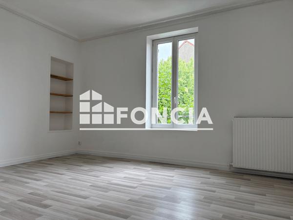 Location Appartement 3 pièces 95.27 m² - 16 - 18 RUE JEANNE D'ARC Gien 45500