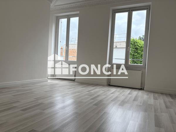 Location Appartement 3 pièces 95.27 m² - 16 - 18 RUE JEANNE D'ARC Gien 45500