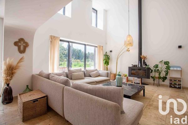 Mas 14 pièces de 430 m² à Rognonas (13870)