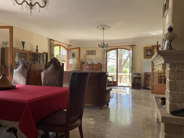 Castelnau-le-Lez (34170) Maison T5 206m2 sur terrain arboré de 2000m2