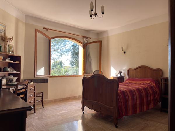 Castelnau-le-Lez (34170) Maison T5 206m2 sur terrain arboré de 2000m2