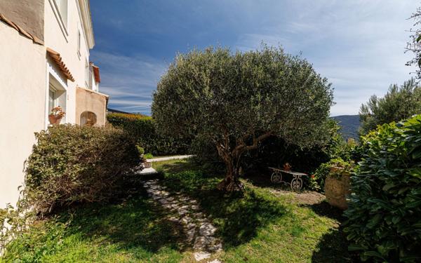 Maison à vendre    5 pièces • 100,89 m2 La Trinité