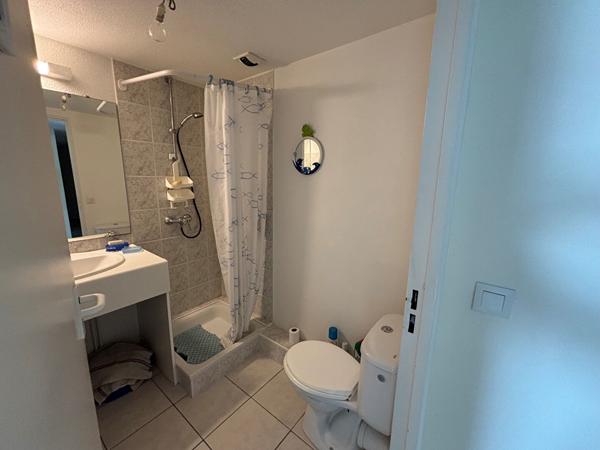 T.3 AURAY CENTRE VILLE avec ascenseur : 64 m2 avec garage et cave , Auray