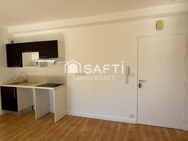 APPARTEMENT 1 CHAMBRE AVEC TERRASSE ET PLACE DE STATIONNEMENT