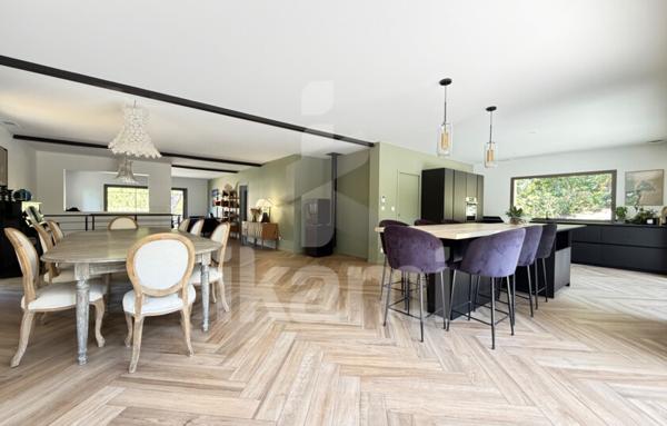 Maison de 285 m²