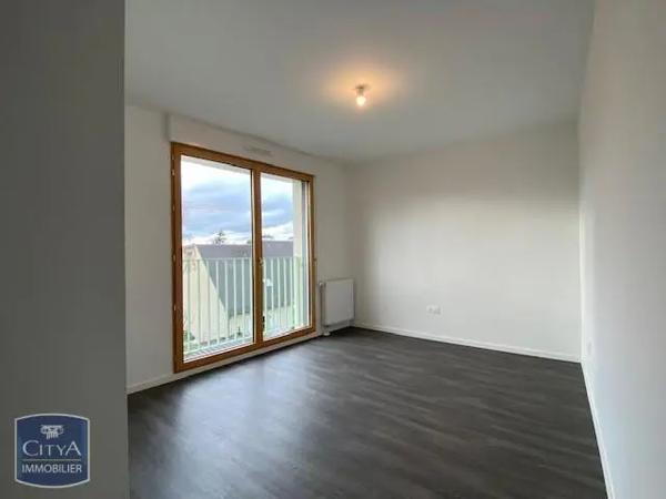 Appartement à louer 3 pièces 60.1m² Tours (37100)