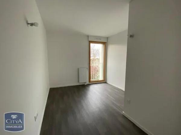 Appartement à louer 3 pièces 60.1m² Tours (37100)