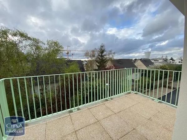Appartement à louer 3 pièces 60.1m² Tours (37100)