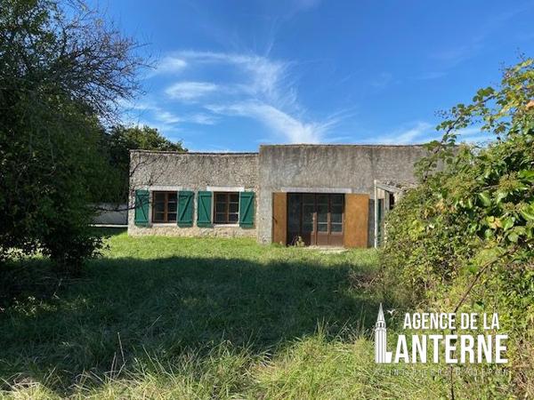 CHAI EN PIERRE SUR TERRAIN CONSTRUCTIBLE DE 854 m²