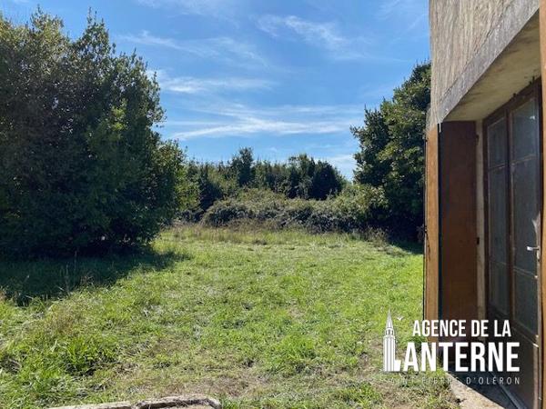CHAI EN PIERRE SUR TERRAIN CONSTRUCTIBLE DE 854 m²