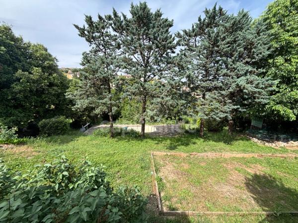Maison à vendre 6 pièces GRASSE (06), 2 maisons indépendantes, jardin de 2505m², 2 garages, car-port, nombreuses places de stationnement !!