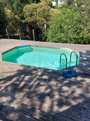 Maison à vendre 6 pièces GRASSE (06), 2 maisons indépendantes, jardin de 2505m², 2 garages, car-port, nombreuses places de stationnement !!