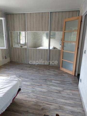 Maison à vendre 6 pièces GRASSE (06), 2 maisons indépendantes, jardin de 2505m², 2 garages, car-port, nombreuses places de stationnement !!