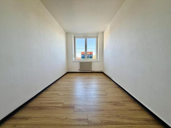 Location Appartement 3 pièces 70 m² - Grandvillers 88600