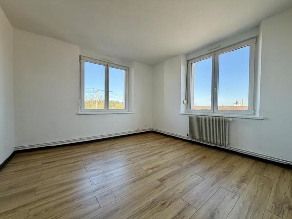 Location Appartement 3 pièces 70 m² - Grandvillers 88600