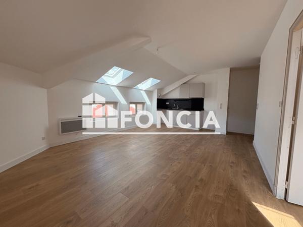 Location Appartement 2 pièces 48.7 m² - 9 RUE HIPPOLYTE DUPRAT Toulon 83000