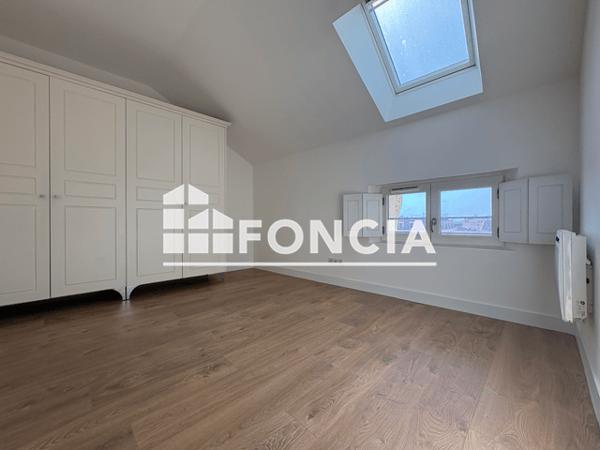 Location Appartement 2 pièces 48.7 m² - 9 RUE HIPPOLYTE DUPRAT Toulon 83000