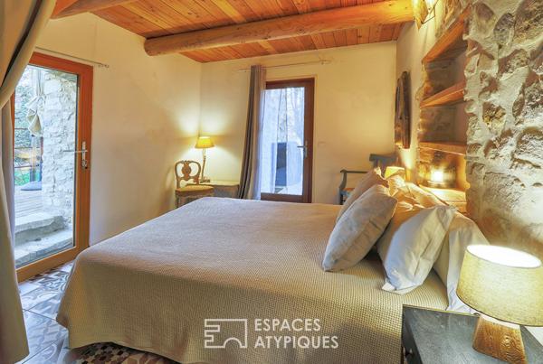 Un écrin provençal entre pierres anciennes et habitats singuliers