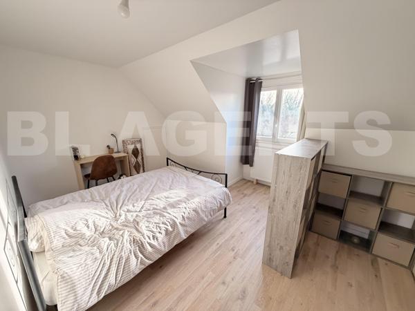  Maison familiale de 143 M2 rénovée avec un grand garage de 60M2 jardin et équipements modernes à Br